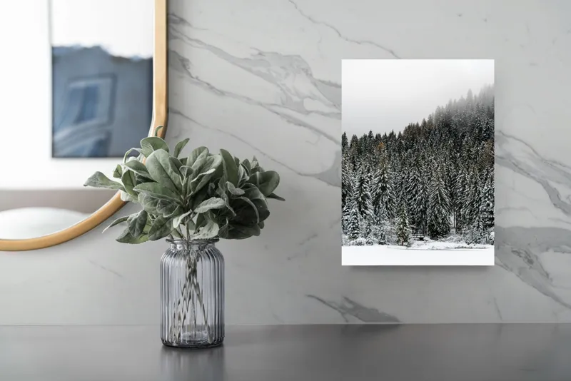 Tablou Canvas, "Tăcerea pădurii în iarnă liniștită", Munte, Brazi, Zăpadă, Ceață, Calm, Natură, Iarnă, Frig, Tăcere, Frumusețe, 26 x 39 cm – poza 4