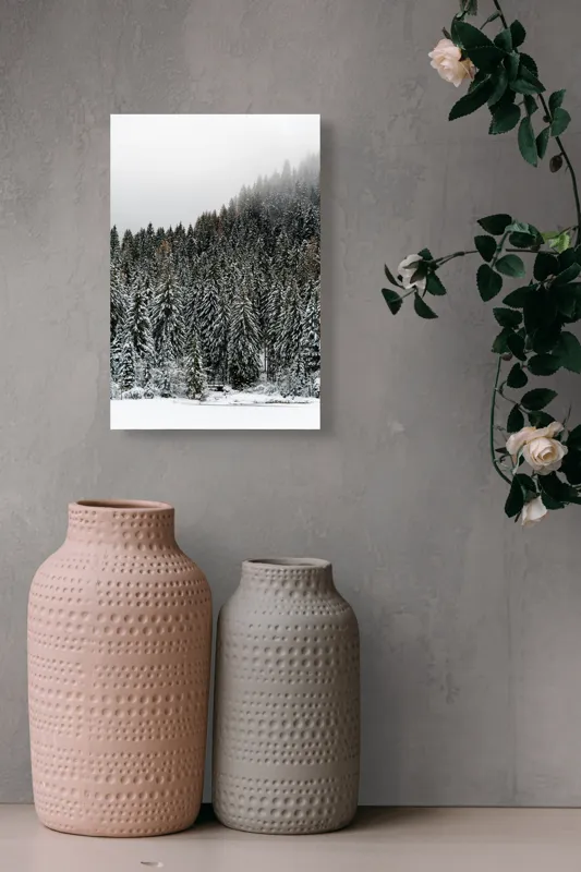 Tablou Canvas, "Tăcerea pădurii în iarnă liniștită", Munte, Brazi, Zăpadă, Ceață, Calm, Natură, Iarnă, Frig, Tăcere, Frumusețe, 26 x 39 cm – poza 6
