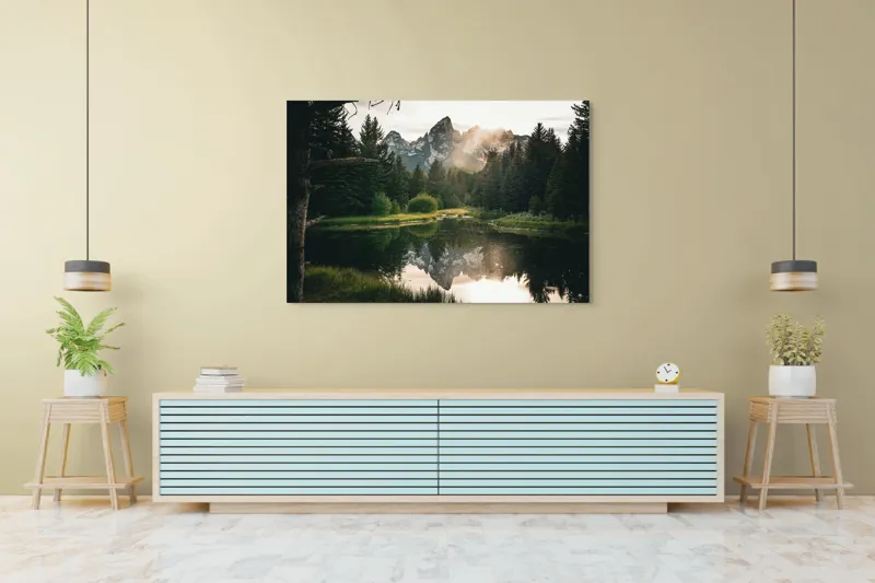 Tablou Canvas, "Reflecția munților în lac liniștit", Munte, Reflecție, Pădure, Apus, Lumină, Natură, Râu, Serenitate, Peisaj, Frumusețe, 150 x 100 cm – poza 6
