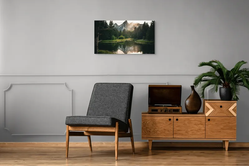 Tablou Canvas, "Reflecția munților în lac liniștit", Munte, Reflecție, Pădure, Apus, Lumină, Natură, Râu, Serenitate, Peisaj, Frumusețe, 90 x 50 cm – poza 6