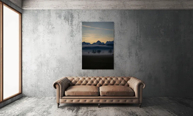 Tablou Canvas, "Norii dansând sub munții înzăpeziți", Munți, Ceață, Siluetă, Cer, Apus, Peisaj, Arbori, Liniște, Natură., 100 x 150 cm – poza 6
