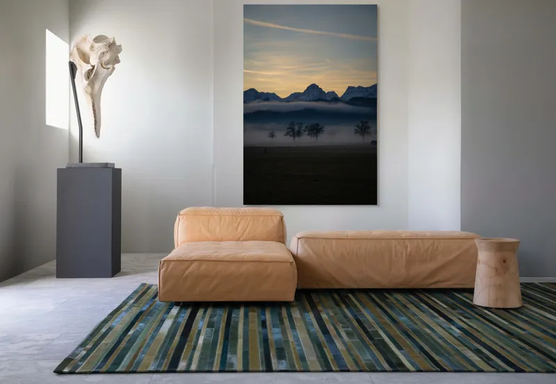 Tablou Canvas, "Norii dansând sub munții înzăpeziți", Munți, Ceață, Siluetă, Cer, Apus, Peisaj, Arbori, Liniște, Natură., 100 x 150 cm – poza 7