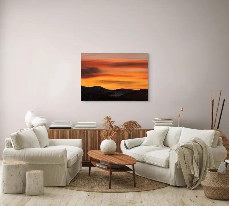 Tablou Canvas, "Aurora zorilor peste munți liniștiți", Apus, Liniște, Munți, Cer, Nori, Siluetă, Portocaliu, Umbre, 100 x 70 cm – poza 3