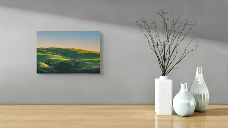 Tablou Canvas, "Colinele verzi sub cerul senin", Verde, Coline, Apus, Peisaj, Armonie, Natură, Liniște, Lumini, Umbre, 39 x 26 cm – poza 8