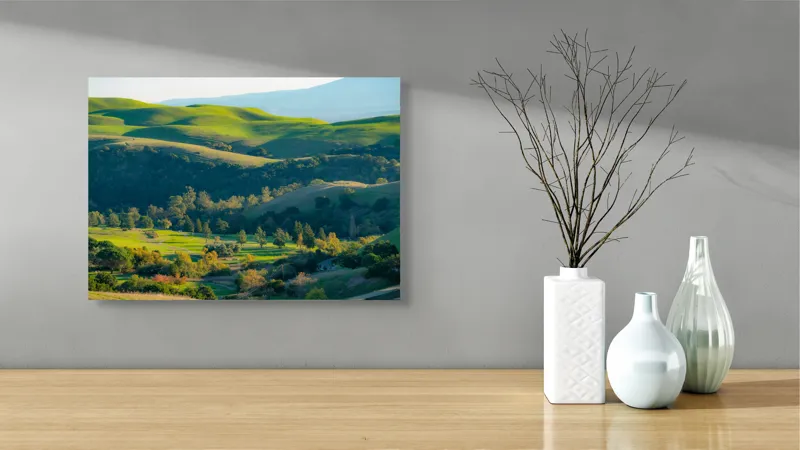 Tablou Canvas, "Culorile verzi ale dealurilor îmbrățișate", Verdant, Coline, Luminos, Arbori, Peisaj, Vale, Natură, Liniște, 54 x 39 cm – poza 3