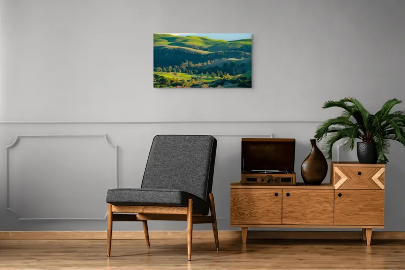 Tablou Canvas, "Culorile verzi ale dealurilor îmbrățișate", Verdant, Coline, Luminos, Arbori, Peisaj, Vale, Natură, Liniște, 90 x 50 cm – poza 6