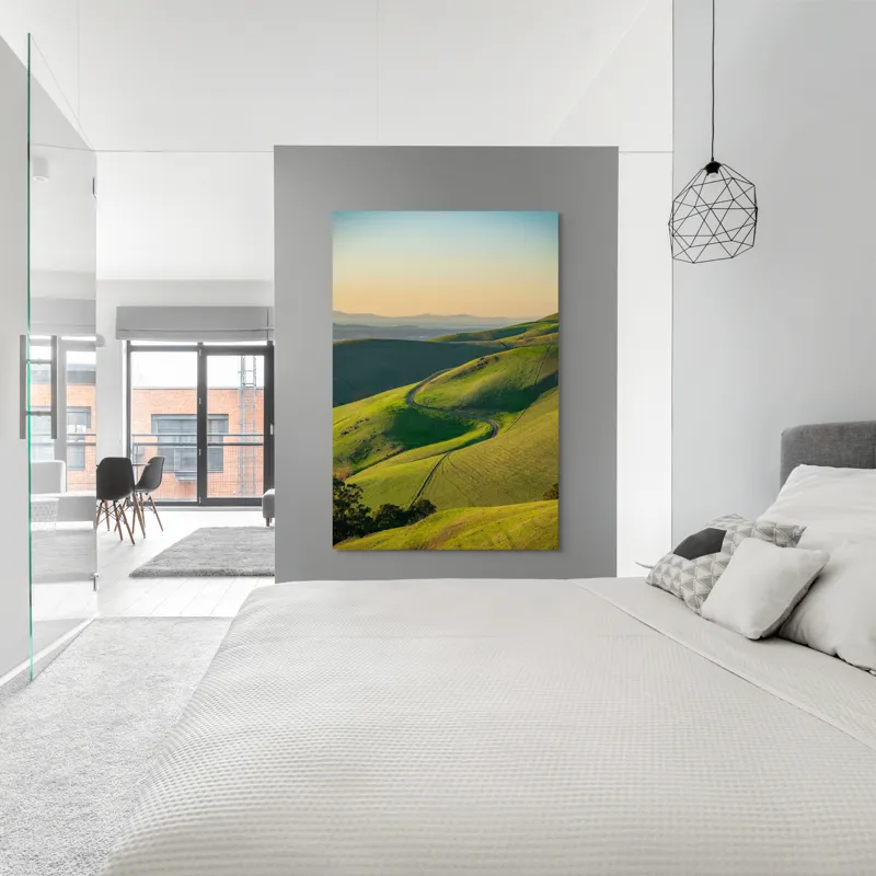 Tablou Canvas, "Drumul sinuos printre coline verzi", Peisaj, Coline, Drum, Apus, Verde, Cer, Pădure, Orizont, Lumină, Natură, 100 x 150 cm – poza 5