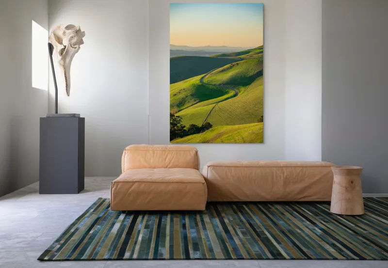 Tablou Canvas, "Drumul sinuos printre coline verzi", Peisaj, Coline, Drum, Apus, Verde, Cer, Pădure, Orizont, Lumină, Natură, 100 x 150 cm – poza 7