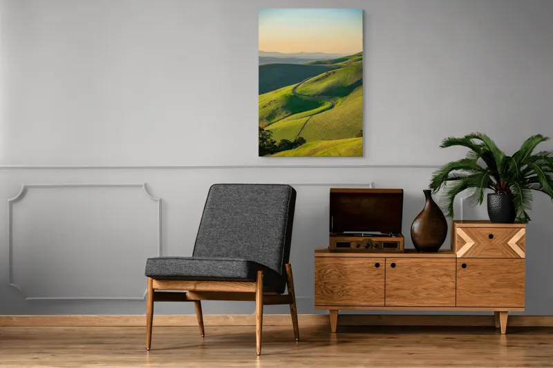 Tablou Canvas, "Drumul sinuos printre coline verzi", Peisaj, Coline, Drum, Apus, Verde, Cer, Pădure, Orizont, Lumină, Natură, 70 x 100 cm – poza 6