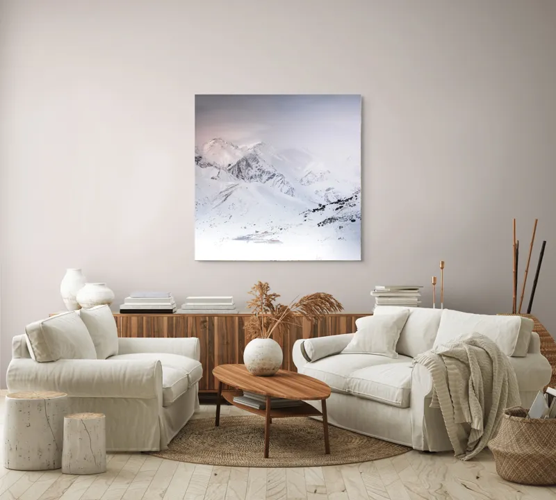 Tablou Canvas, "Iarna învăluind munții în tăcere albă", Alb, Înghețat, Montan, Tranquil, Vast, Izolat, Rece, Înfășurat, 100 x 100 cm – poza 3