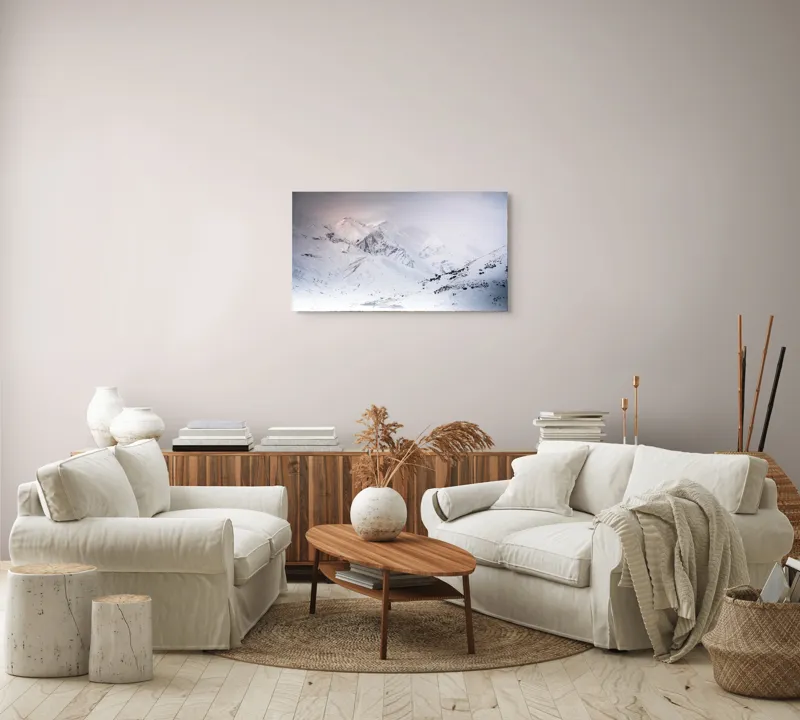 Tablou Canvas, "Iarna învăluind munții în tăcere albă", Alb, Înghețat, Montan, Tranquil, Vast, Izolat, Rece, Înfășurat, 90 x 50 cm – poza 4