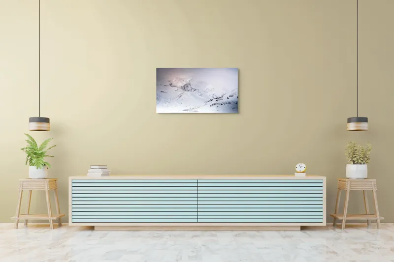 Tablou Canvas, "Iarna învăluind munții în tăcere albă", Alb, Înghețat, Montan, Tranquil, Vast, Izolat, Rece, Înfășurat, 90 x 50 cm – poza 5