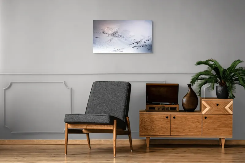 Tablou Canvas, "Iarna învăluind munții în tăcere albă", Alb, Înghețat, Montan, Tranquil, Vast, Izolat, Rece, Înfășurat, 90 x 50 cm – poza 6