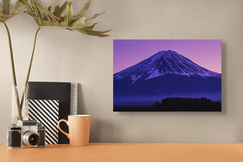 Tablou Canvas, "Frumusețea misterioasă a muntelui Fuji", Munte, Fuji, Purpură, Zăpadă, Cer, Noapte, Frig, Japan, Pitoresc, Natură, 39 x 26 cm – poza 3