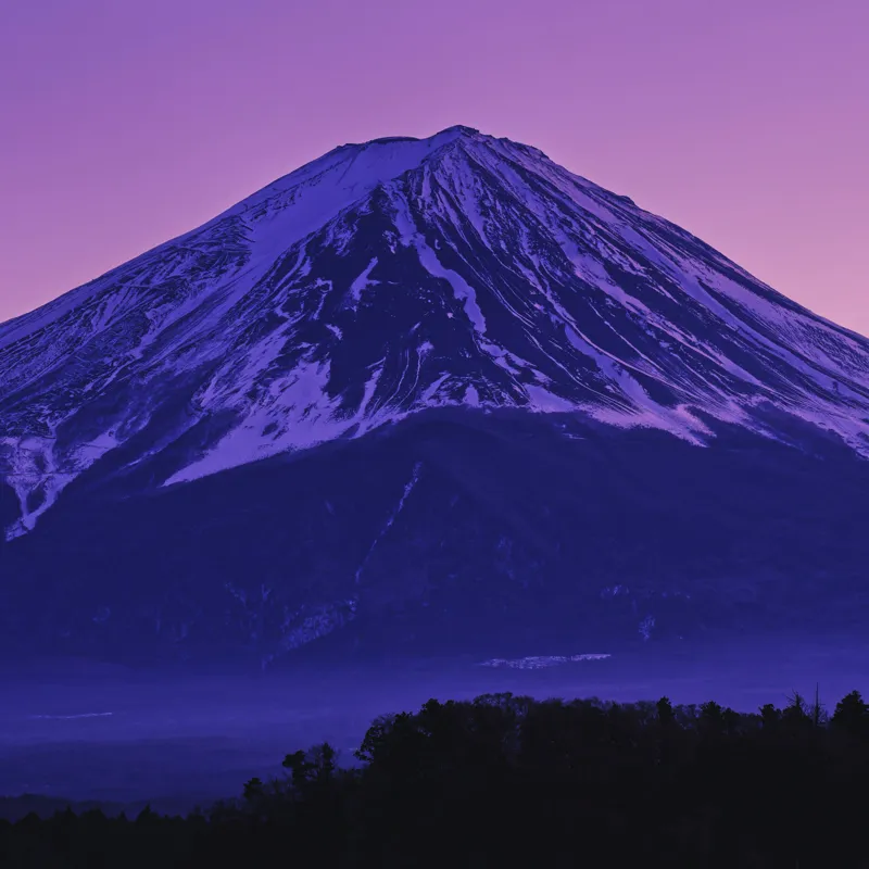 Tablou Canvas, "Frumusețea misterioasă a muntelui Fuji", Munte, Fuji, Purpură, Zăpadă, Cer, Noapte, Frig, Japan, Pitoresc, Natură, 50 x 50 cm – poza 2