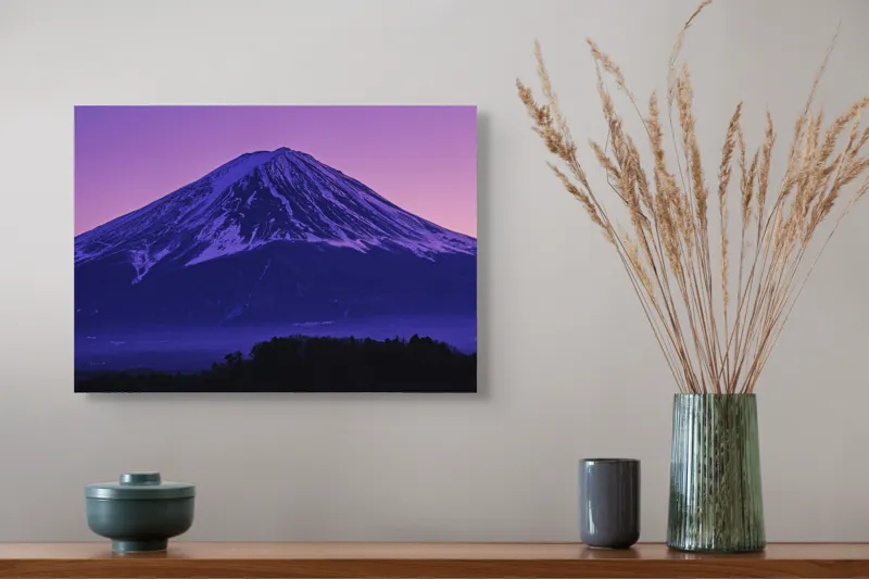 Tablou Canvas, "Frumusețea misterioasă a muntelui Fuji", Munte, Fuji, Purpură, Zăpadă, Cer, Noapte, Frig, Japan, Pitoresc, Natură, 54 x 39 cm – poza 4