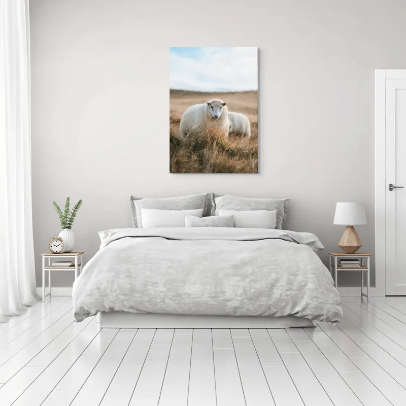 Tablou Canvas, "Miorița rătăcită în câmpia aurie", Oaie, Câmpie, Iarbă, Cer, Natură, Liniște, Blană, Peisaj, 70 x 100 cm – poza 3