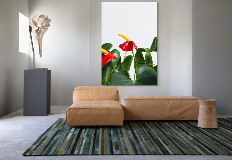 Tablou Canvas, "Flori tropicale în grădina verde", Roșu, Strălucitor, Lucios, Frunziș, Verde, Contrast, Elegant, Natural, Proaspăt, 100 x 150 cm – poza 7