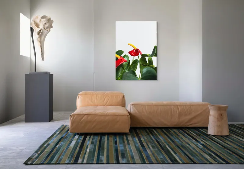 Tablou Canvas, "Flori tropicale în grădina verde", Roșu, Strălucitor, Lucios, Frunziș, Verde, Contrast, Elegant, Natural, Proaspăt, 70 x 100 cm – poza 7