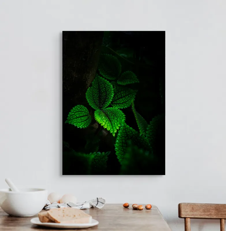 Tablou Canvas, "Frunzele misterului în umbra pădurii", Verde, Frunze, Lumină, Textură, Umbră, Natură, Vitalitate, 50 x 70 cm – poza 3