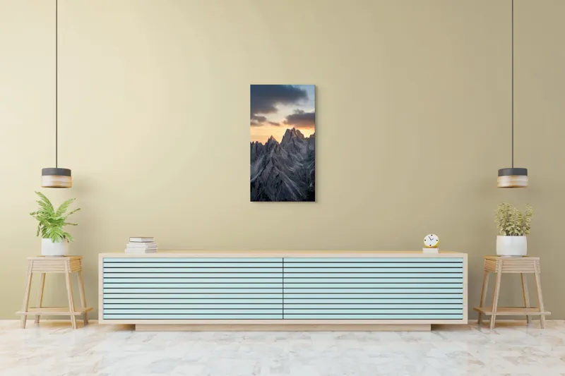 Tablou Canvas, "Lumină aurie peste piscuri stâncoase", Măreție, Stânci, Răsărit, Cer, Nori, Verticalitate, Impresionant, Natură, Frumusețe, Tranquilitate, 50 x 90 cm – poza 6