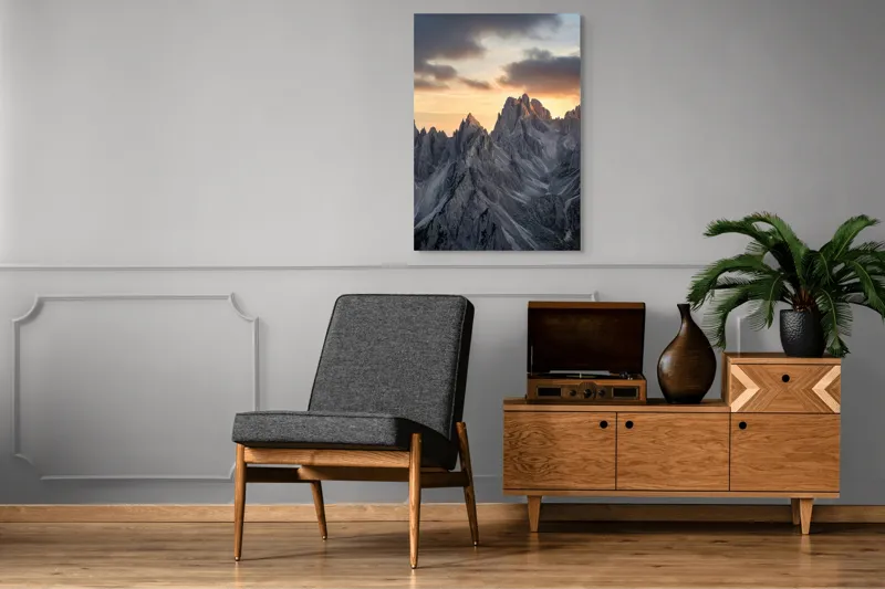 Tablou Canvas, "Lumină aurie peste piscuri stâncoase", Măreție, Stânci, Răsărit, Cer, Nori, Verticalitate, Impresionant, Natură, Frumusețe, Tranquilitate, 70 x 100 cm – poza 6