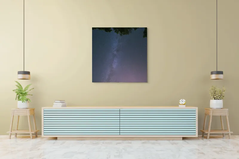 Tablou Canvas, "Freamătul infinit al stelelor albastre", Stele, Cer, Noapte, Pădure, Galaxie, Lumină, Univers, Mister, Infinit, Frumusețe, 100 x 100 cm – poza 5