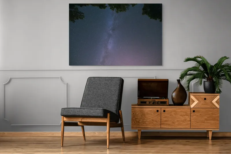 Tablou Canvas, "Freamătul infinit al stelelor albastre", Stele, Cer, Noapte, Pădure, Galaxie, Lumină, Univers, Mister, Infinit, Frumusețe, 150 x 100 cm – poza 8