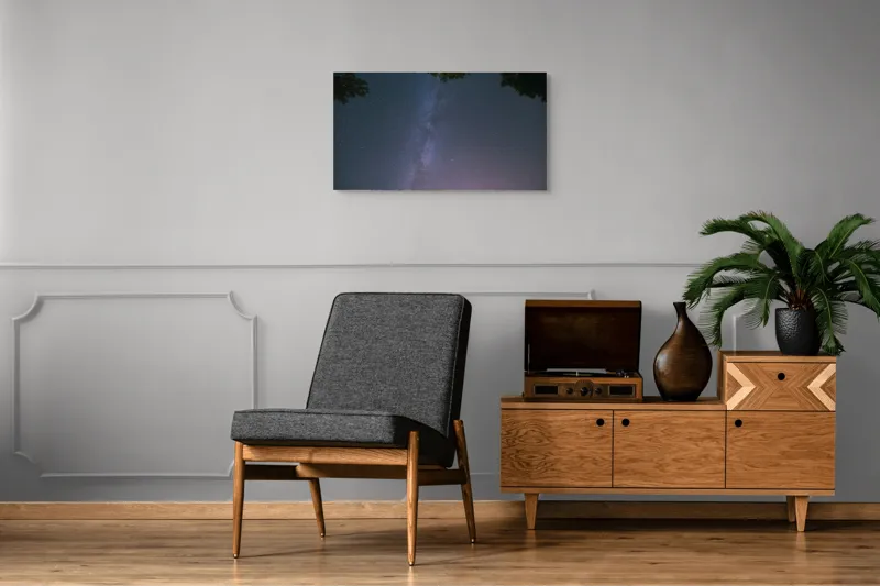 Tablou Canvas, "Freamătul infinit al stelelor albastre", Stele, Cer, Noapte, Pădure, Galaxie, Lumină, Univers, Mister, Infinit, Frumusețe, 90 x 50 cm – poza 6