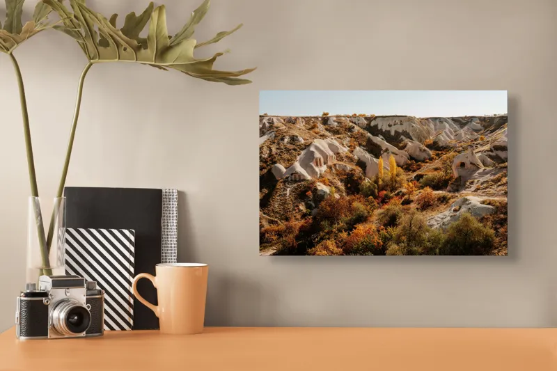 Tablou Canvas, "Peisaj de toamnă în Cappadocia", Peisaj, Rocă, Vegetație, Toamnă, Dealuri, Culoare, Natură, Sălbăticie, Pădure, Texturi, 39 x 26 cm – poza 3