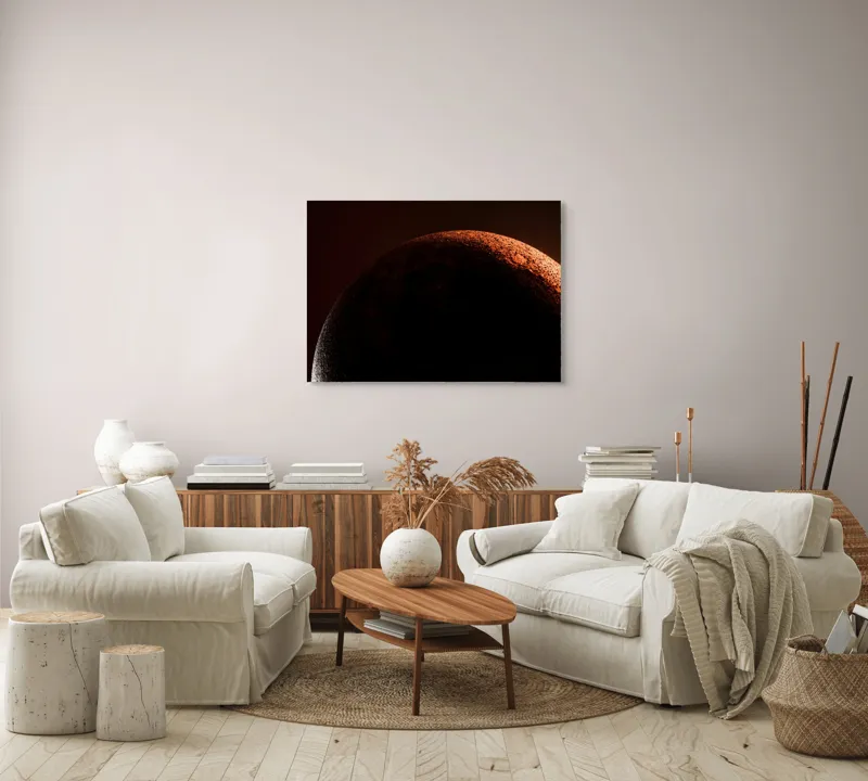 Tablou Canvas, "Umbră cosmică pe un cer roșu", Planeta, Umbre, Roșu, Mister, Suprafețe, Contrast, Lumină, Spațiu, 100 x 70 cm – poza 3