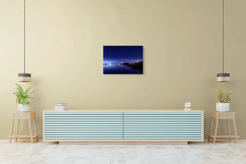 Tablou Canvas, "Luminile nopții la poalele muntelui", Munte, Stele, Reflecție, Lumină, Noapte, Lac, Peisaj, Cer, Calm, Natură, 70 x 50 cm – poza 7