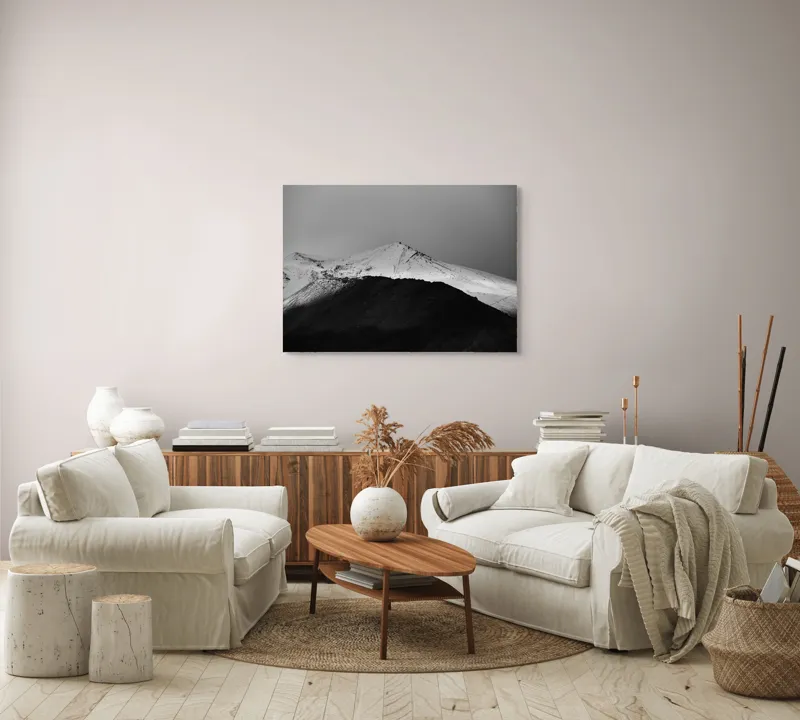 Tablou Canvas, "Întunericul se întâlnește cu albul montan", Munte, Zăpadă, Contrast, Întunecat, Vârf, Nori, Peisaj, 100 x 70 cm – poza 3