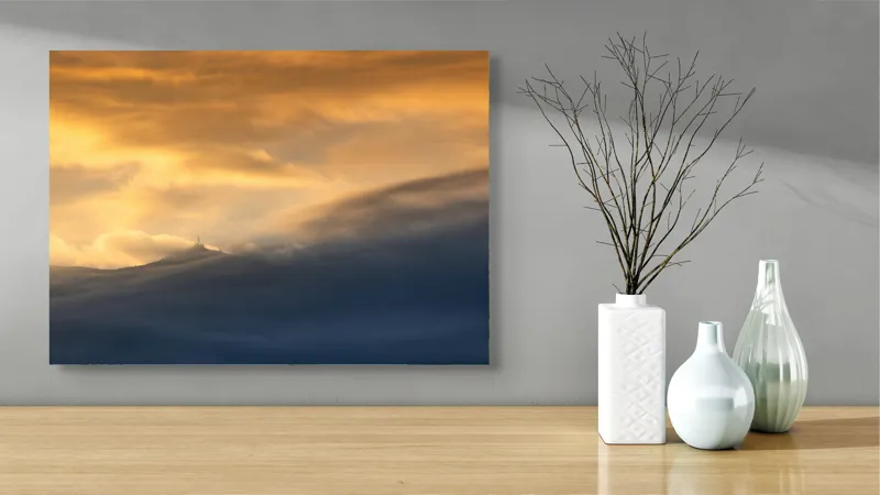 Tablou Canvas, "Apus liniștit peste munți învăluiți", Nor, Lumină, Apus, Cer, Culoare, Umbre, Nori, Vedere, Peisaj, Seninătate, 70 x 50 cm – poza 3