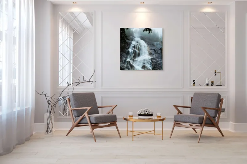 Tablou Canvas, "Cascada năvalnică în mijlocul pădurii", Cascadă, Apă, Stânci, Frunziș, Ceață, Natură, Răcoritoare, Pădure, Măreție, Revigorant, Liniște, Vărsare, Verdeață, Impresionant, Răsunet., 100 x 100 cm – poza 7