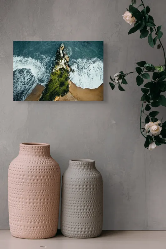 Tablou Canvas Natură Ocean Valuri Stânci Vegetație Contrast Dramatic, 39 x 26 cm – poza 4