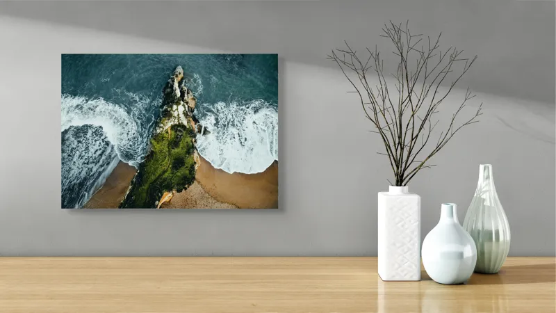 Tablou Canvas Natură Ocean Valuri Stânci Vegetație Contrast Dramatic, 54 x 39 cm – poza 3