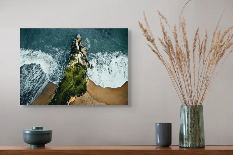 Tablou Canvas Natură Ocean Valuri Stânci Vegetație Contrast Dramatic, 54 x 39 cm – poza 4