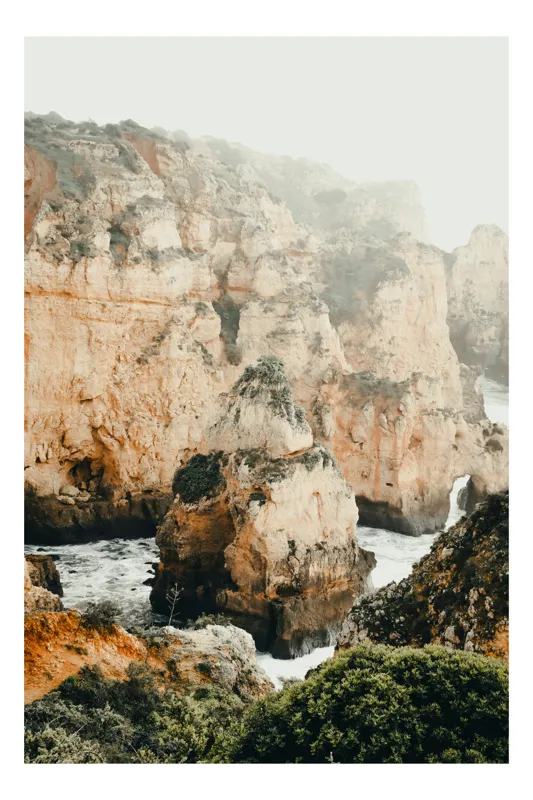 Tablou Canvas pe temă de stâncă și ocean cu vegetație și ceață, 100 x 150 cm