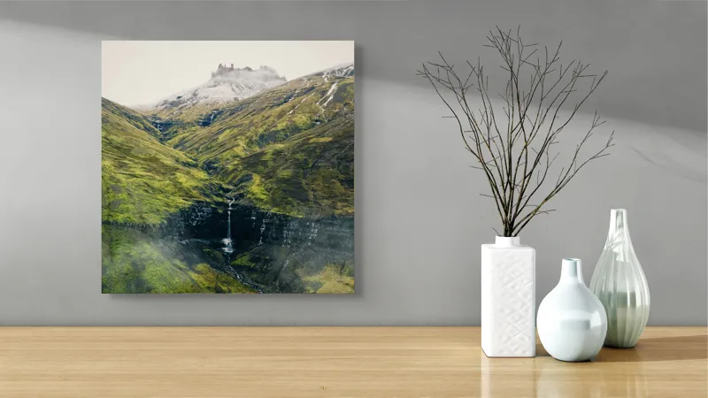 Tablou Canvas pe temă de natură și mister, peisaj cu castel și cascadă, 50 x 50 cm – poza 3