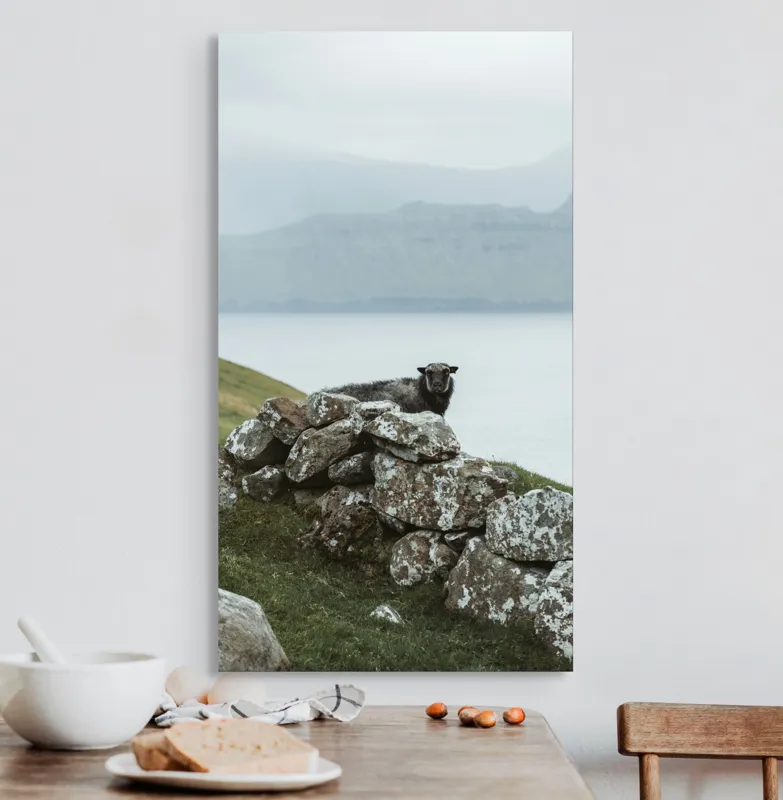 Tablou Canvas Peisaj Noros cu Oaie pe Deal Stâncos, 50 x 90 cm – poza 3