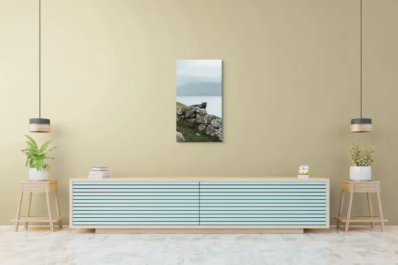 Tablou Canvas Peisaj Noros cu Oaie pe Deal Stâncos, 50 x 90 cm – poza 6