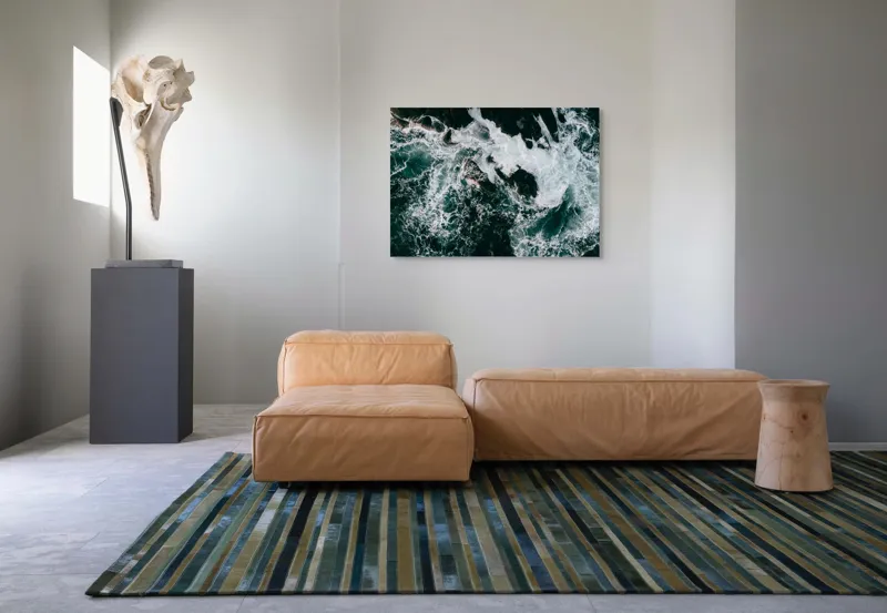 Tablou Canvas, "Valurile asaltând stâncile întunecate", Furie, Spumă, Vârtej, Contrast, Dinamică, Natură, Energie, Valuri, 100 x 70 cm – poza 7