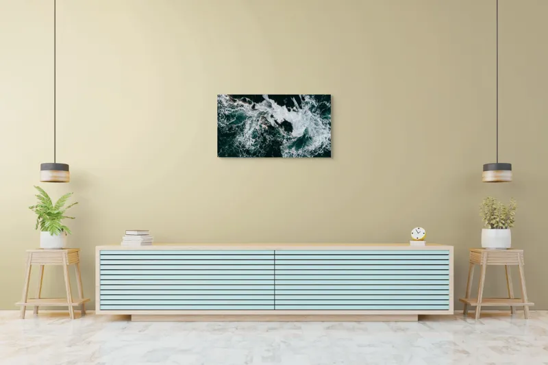 Tablou Canvas, "Valurile asaltând stâncile întunecate", Furie, Spumă, Vârtej, Contrast, Dinamică, Natură, Energie, Valuri, 90 x 50 cm – poza 5