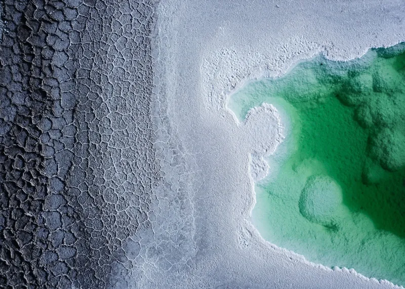 Tablou Canvas, "Contraste naturale surse de viață", Gheață, Texturi, Contraste, Verde, Abstract, Natură, Apă, Forme, Mineralizare, Frumusețe, 70 x 50 cm – poza 2