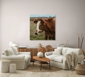 Tablou Canvas, "Vacă pașnică pe câmp verde", 100 x 100 cm – poza 3