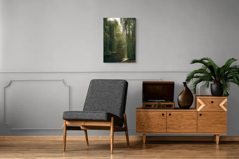 Tablou Canvas, "Melancolie sub sălciile plângătoare", Frunziș, Apă, Melancolie, Natură, Salcie, Toamnă, Reflecție, Liniște., 50 x 70 cm – poza 8