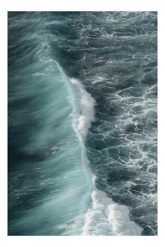 Tablou Canvas, "Culorile valurilor mării înspumate", Ocean, Valuri, Spumă, Albastru, Mișcare, Energie, Natură, Dinamică, Lumină, 26 x 39 cm