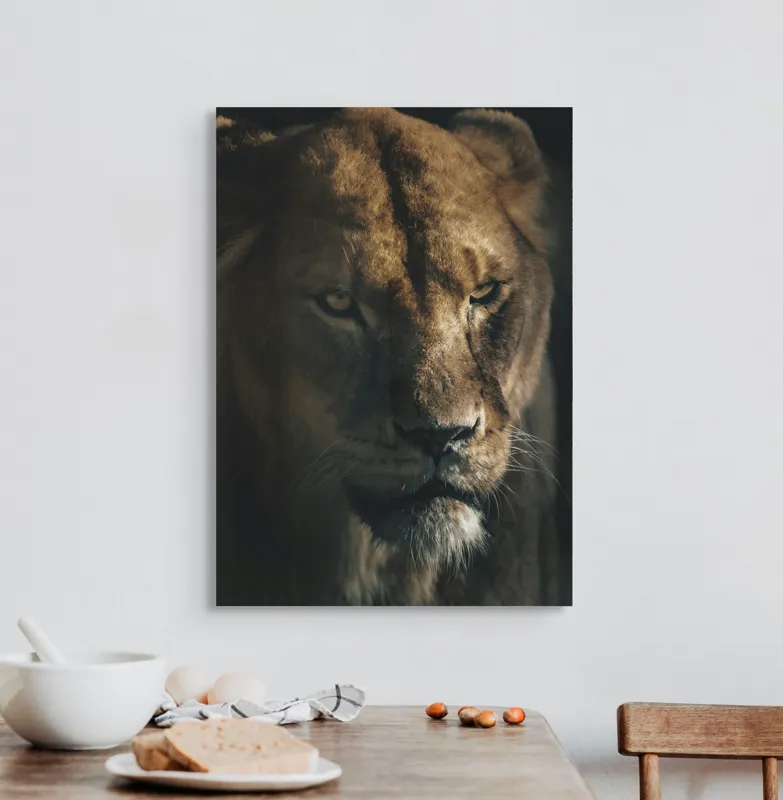 Tablou Canvas, "Regina tainică a savanei africane", Nu știu cine este în imagine., 50 x 70 cm – poza 3