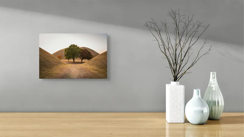 Tablou Canvas, "Între tăcerea dealurilor toamnei", Apus, Dealuri, Copaci, Cărare, Peisaj, Serenitate, Natură, Orizont, Culori, Tihnă, 39 x 26 cm – poza 8